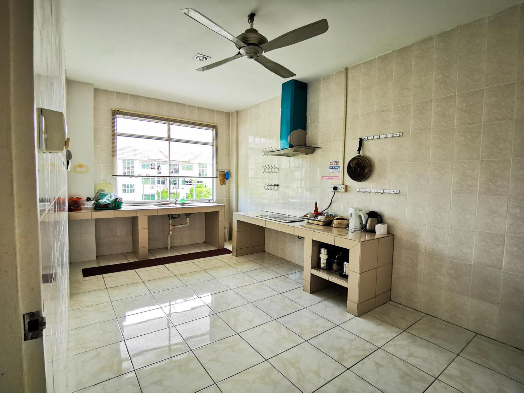 Natol Homestay - Kuching Luaran gambar