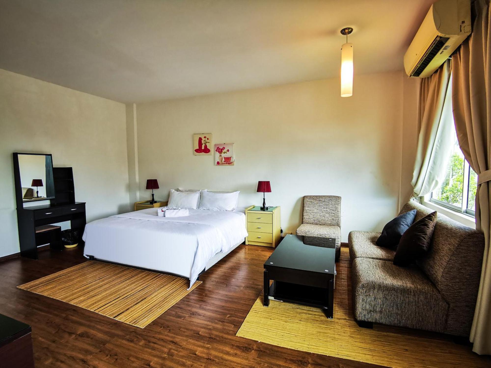 Natol Homestay - Kuching Luaran gambar