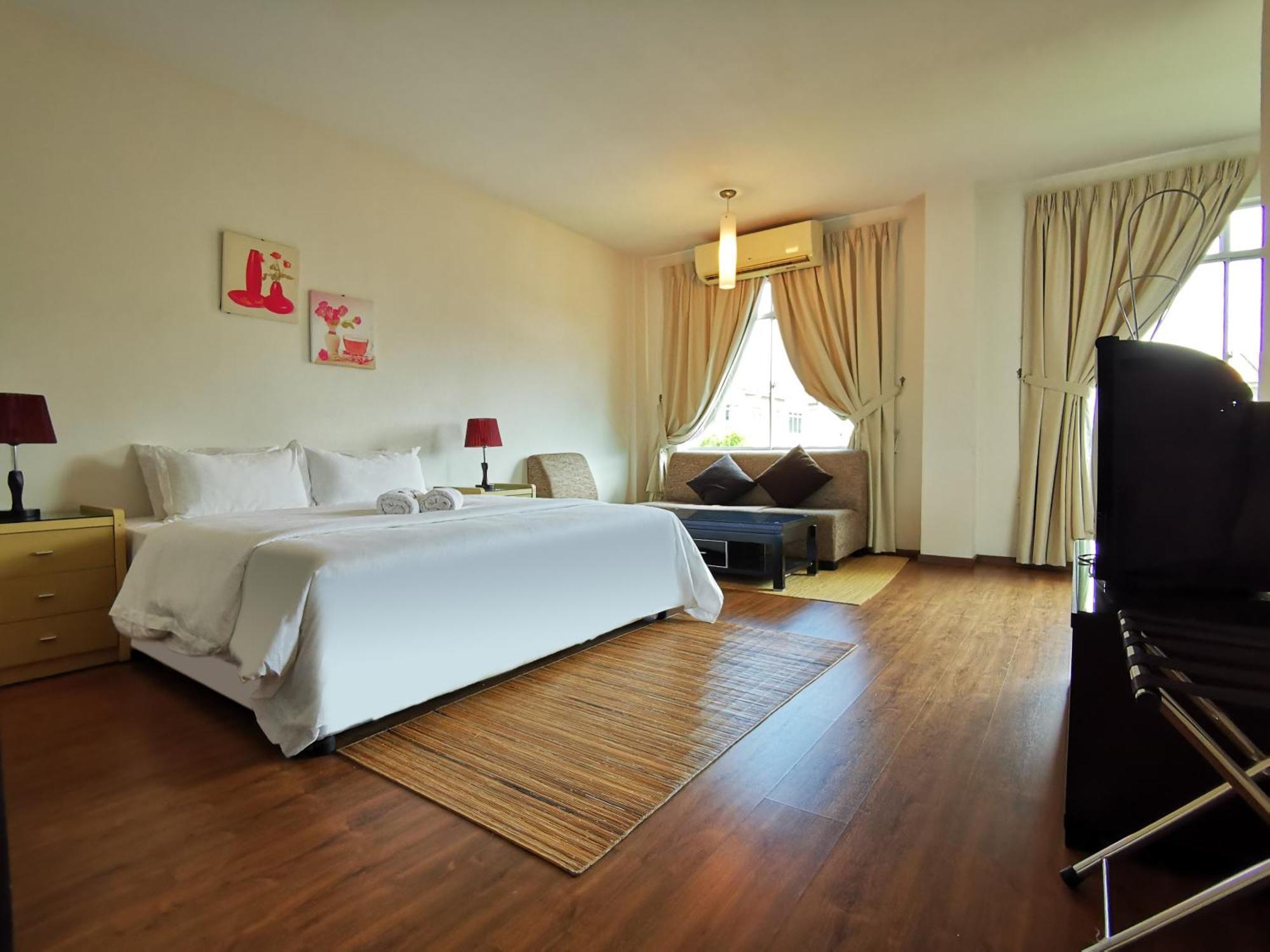 Natol Homestay - Kuching Luaran gambar